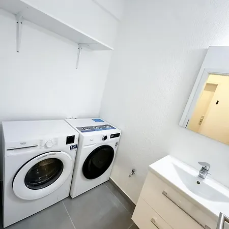Durdi - Serviced - 24h Self-check-in & Parking Apartmán Groß-Zimmern