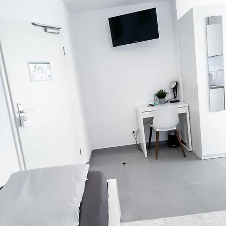 Durdi - Serviced - 24h Self-check-in & Parking Apartmán Groß-Zimmern